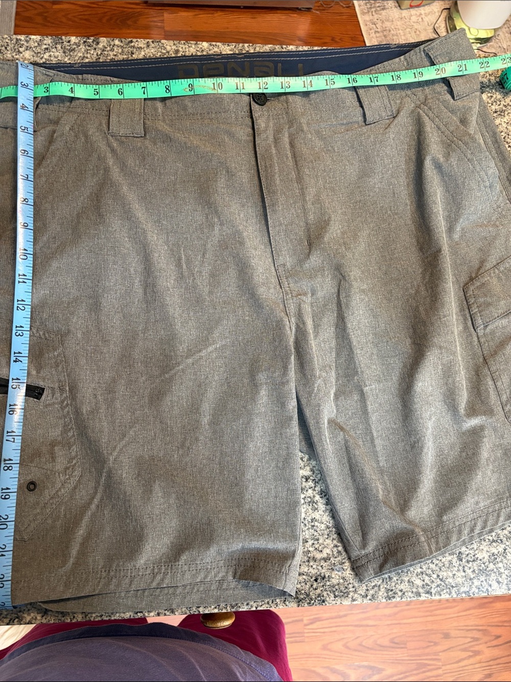 Men's Gray Cargo Shorts with Multiple Utility Pockets
